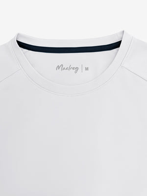 Collar detail close-up in white of men's short sleeve slim fit roma knit t-shirt.