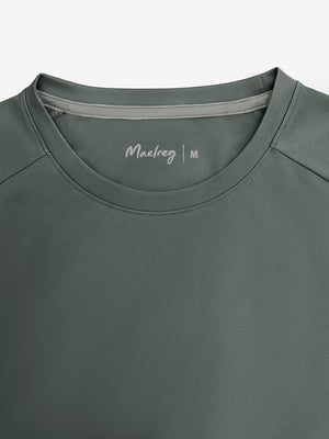 Collar detail close-up in grey of men's short sleeve slim fit roma knit t-shirt.